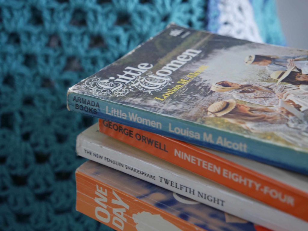 Police replace cocaine with icing sugar in hollowed-out book, leading to drug trafficking acquittal